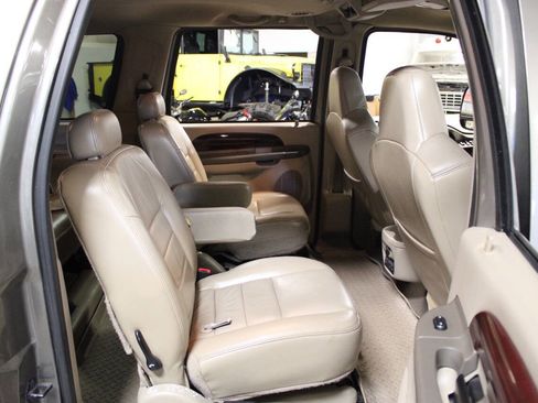 Used 2004 Ford Excursion Limited image 34