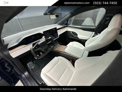 Used 2022 Tesla Model X image 16