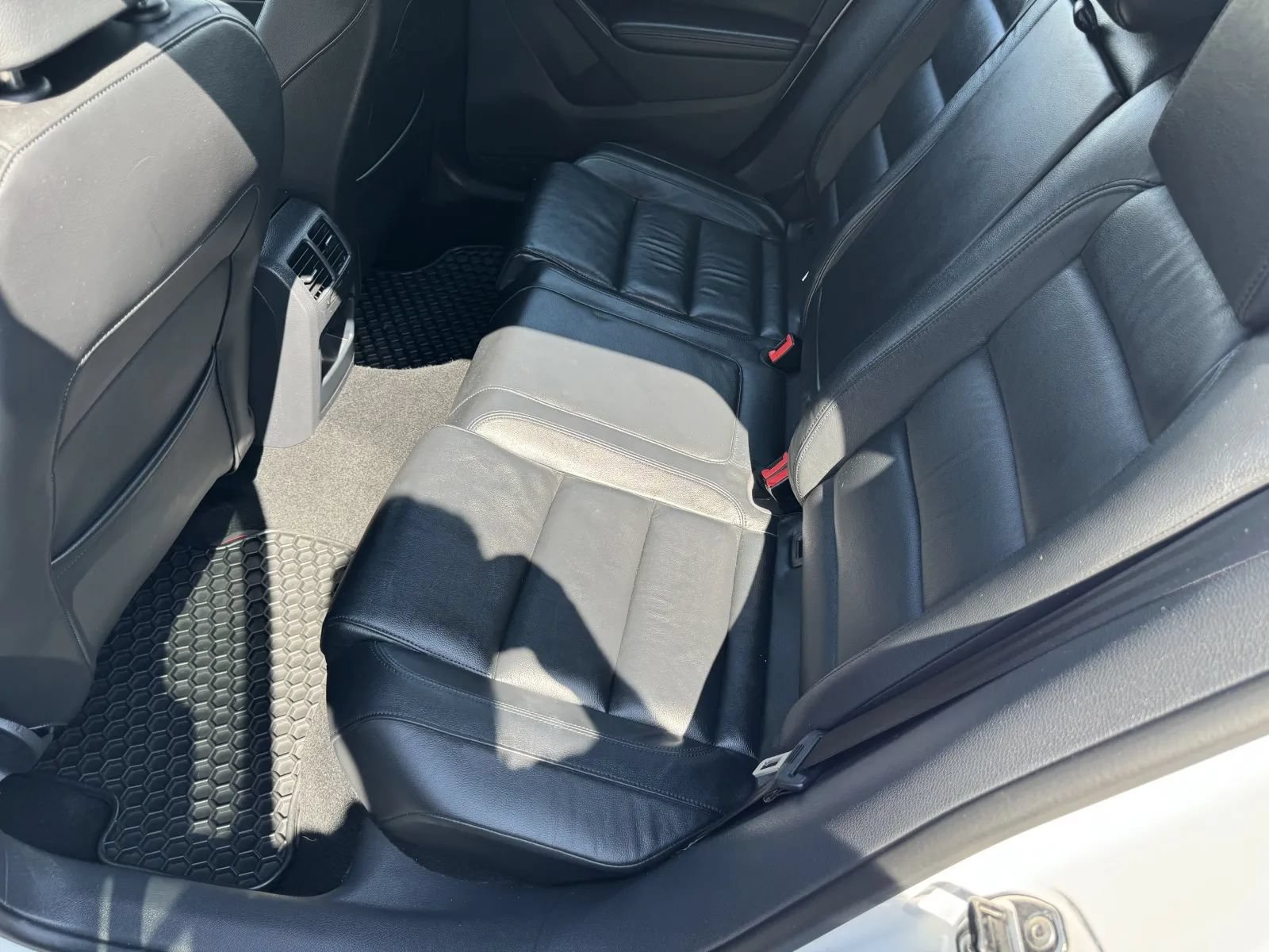Used 2012 Volkswagen GTI Autobahn FWD image 27