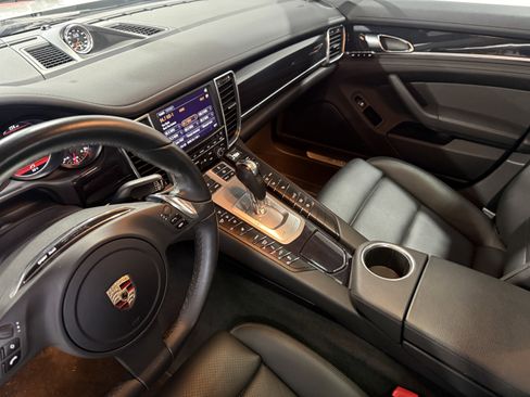 Used 2012 Porsche Panamera 4S image 5