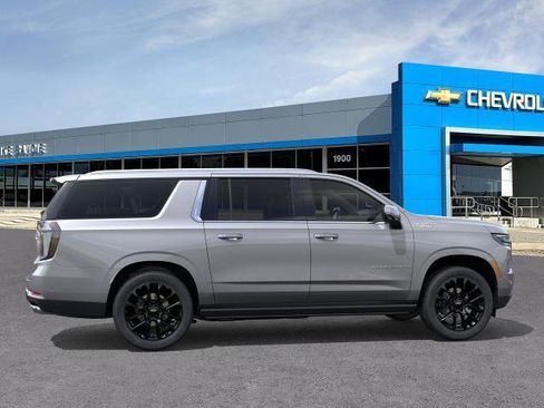 New 2026 Chevrolet Suburban High Country AWD/4WD image 5
