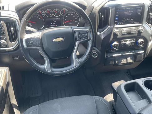 Used 2022 Chevrolet Silverado 1500 LT AWD/4WD image 11