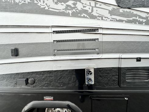 Used 2016 Mercedes-Benz Sprinter 3500 w/ Swivel Seat Package image 10