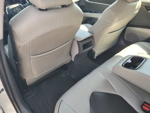 Used 2022 Toyota Camry SE FWD image 12
