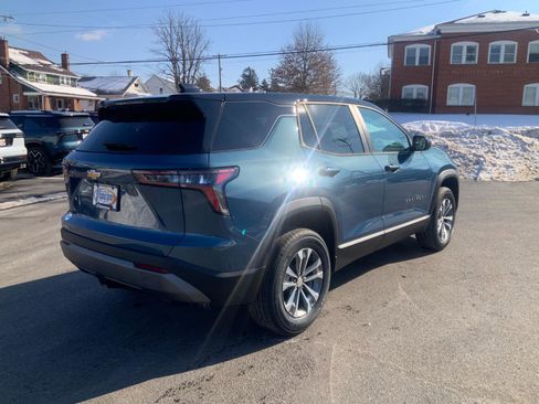 New 2026 Chevrolet Equinox LT w/ Convenience Package II image 7