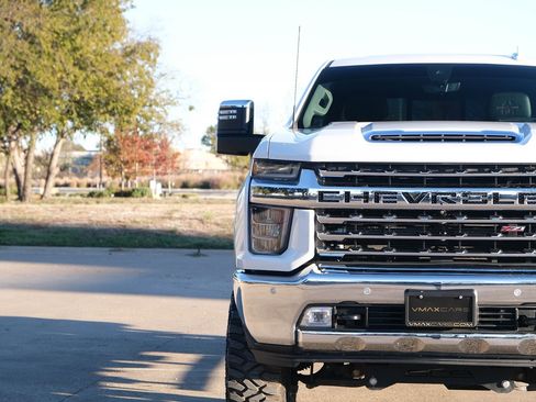 Used 2020 Chevrolet Silverado 2500 LTZ w/ LTZ Premium Package image 4