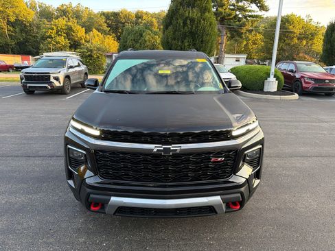Used 2025 Chevrolet Traverse Z71 w/ Enhanced Driving Package AWD/4WD image 8