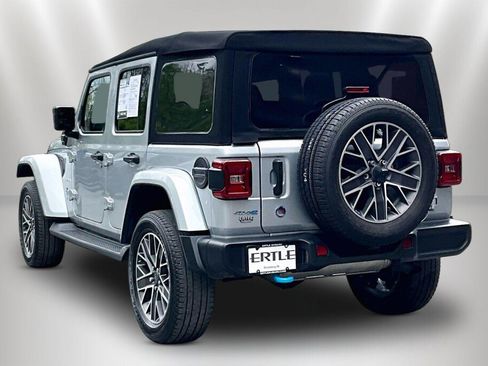 Used 2023 Jeep Wrangler Unlimited Sahara w/ Cold Weather Group AWD/4WD image 4