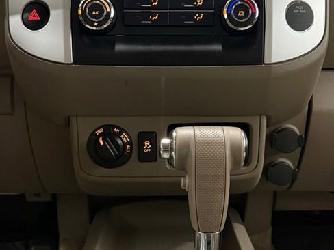 Used 2014 Nissan Frontier SV image 19