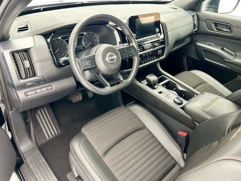Used 2025 Nissan Pathfinder Rock Creek AWD/4WD image 9