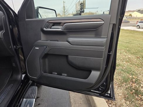 Used 2023 GMC Sierra 1500 SLT w/ SLT Premium Package image 21