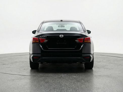 Used 2025 Nissan Altima 2.5 SV FWD image 7