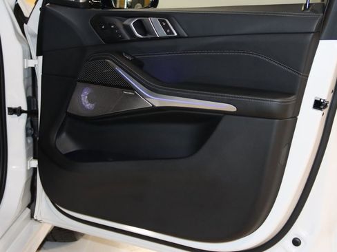 Used 2024 BMW X7 M60i image 63
