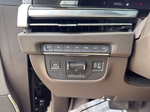 Used 2025 Cadillac Escalade Premium Luxury w/ Touring Package AWD/4WD image 27