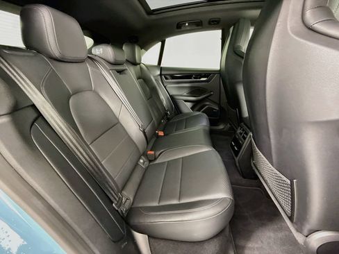 Certified 2025 Porsche Macan Electric RWD image 28