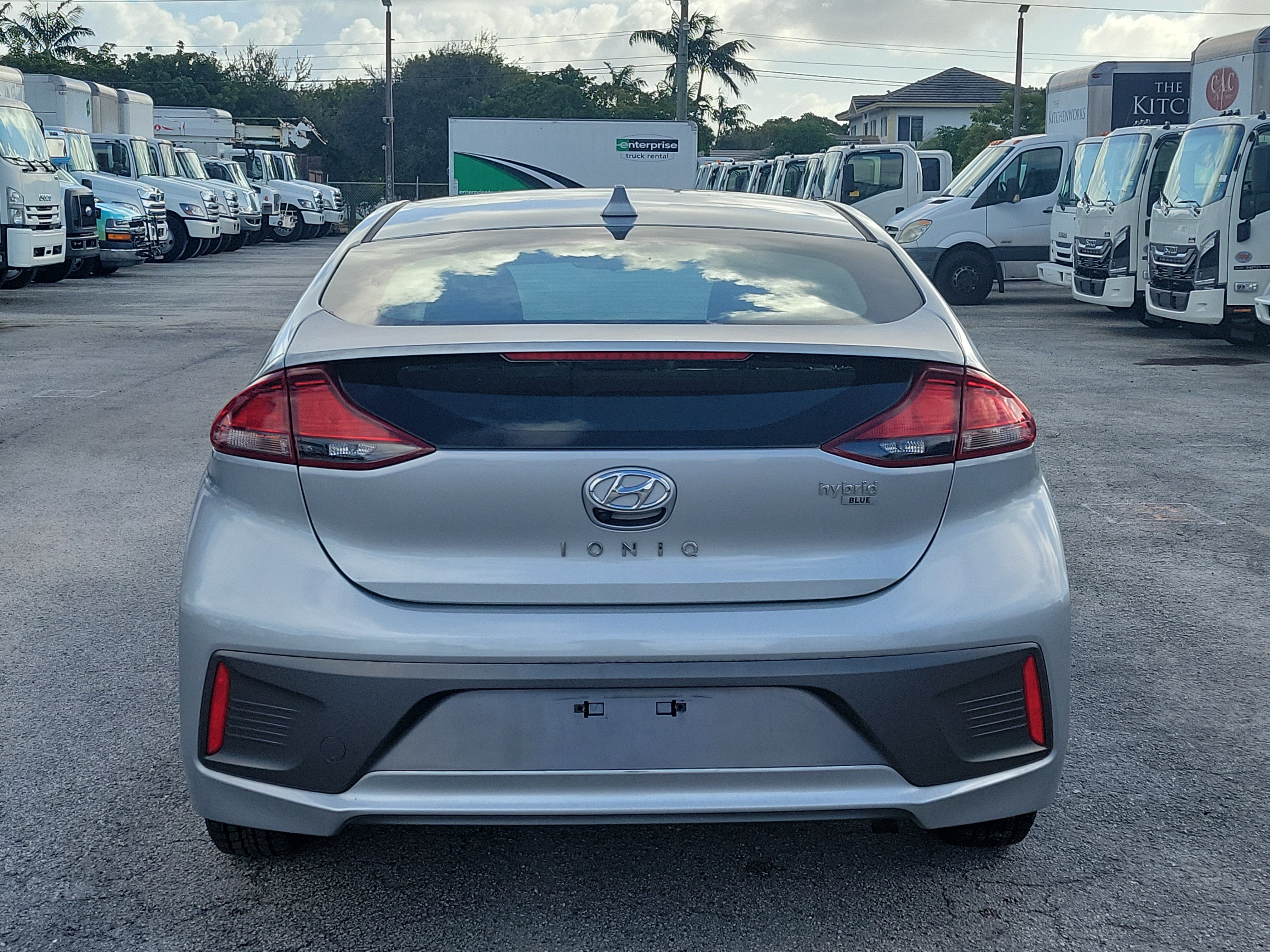 Used 2020 Hyundai Ioniq Blue FWD image 4