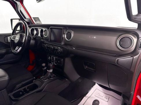 Used 2021 Jeep Wrangler Unlimited Sahara w/ Uconnect 4C Nav & Sound Group AWD/4WD image 31