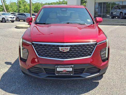 Used 2024 Cadillac XT4 Luxury w/ Cold Weather Package AWD/4WD image 2