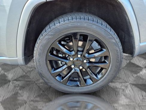 Used 2021 Jeep Grand Cherokee Laredo X image 21