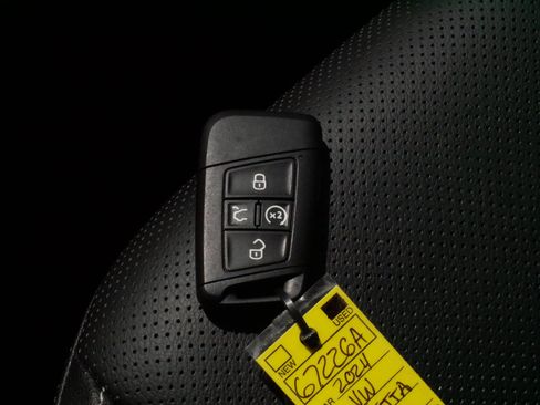 Certified 2024 Volkswagen Jetta SEL FWD image 31