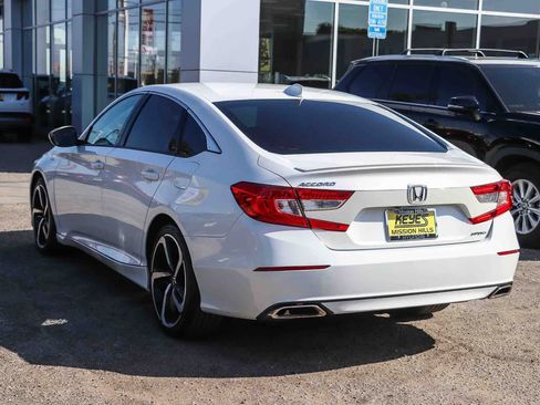 Used 2020 Honda Accord Sport image 2