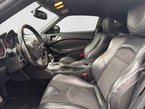 Used 2014 Nissan 370Z Touring w/ Sport Package image 10