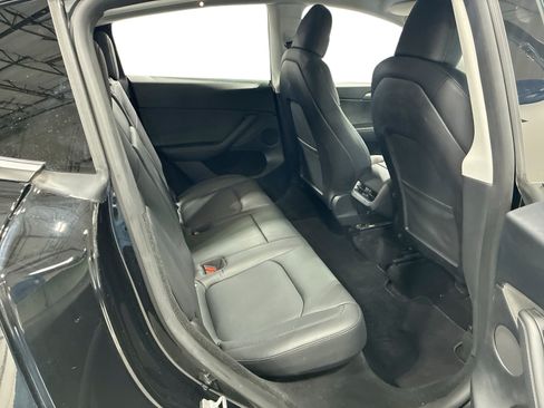 Certified 2023 Tesla Model Y AWD image 11