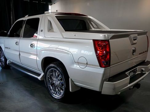 Used 2004 Cadillac Escalade EXT AWD/4WD image 59