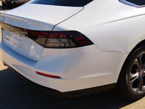 Used 2023 Honda Accord EX image 10