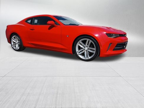 Used 2016 Chevrolet Camaro LT RWD image 5