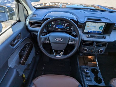 Used 2024 Ford Maverick Lariat image 17