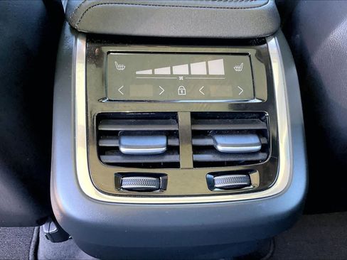 Used 2026 Volvo XC60 B5 Ultra w/ Protection Package Premier image 32