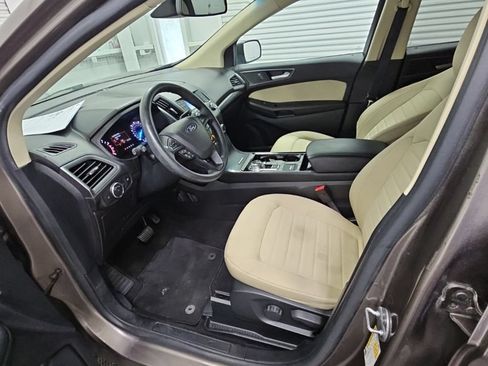 Used 2019 Ford Edge SE FWD image 11