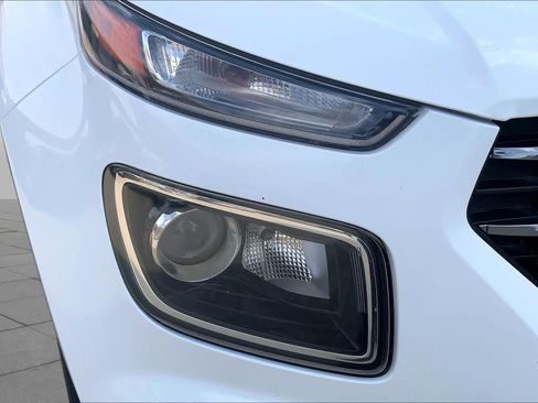 Certified 2025 Hyundai Venue SEL FWD image 26