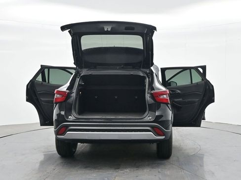 Used 2024 Chevrolet Trax LT FWD image 42