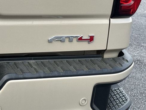 Used 2022 GMC Sierra 1500 AT4 w/ AT4 Premium Package image 5