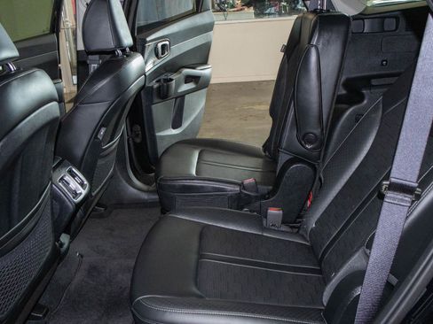 Used 2025 Kia Sorento EX image 14
