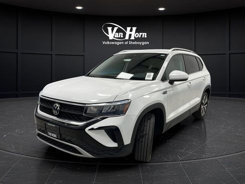 Used 2024 Volkswagen Taos SE image 7