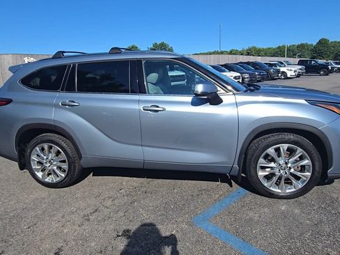 Used 2020 Toyota Highlander Limited AWD/4WD image 21