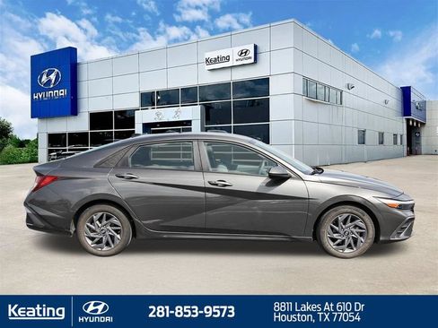 Certified 2024 Hyundai Elantra SEL FWD image 4