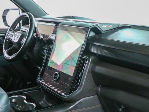 Used 2025 GMC Yukon AT4 w/ AT4 Premium Plus Package AWD/4WD image 32