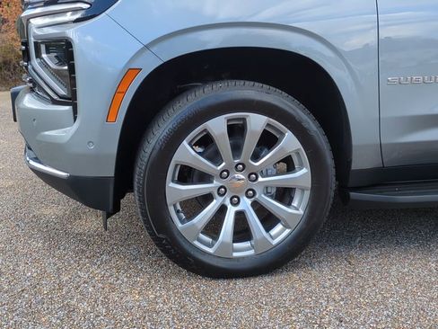 New 2026 Chevrolet Suburban Premier RWD image 9