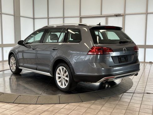 Used 2017 Volkswagen Golf Alltrack AWD/4WD image 5