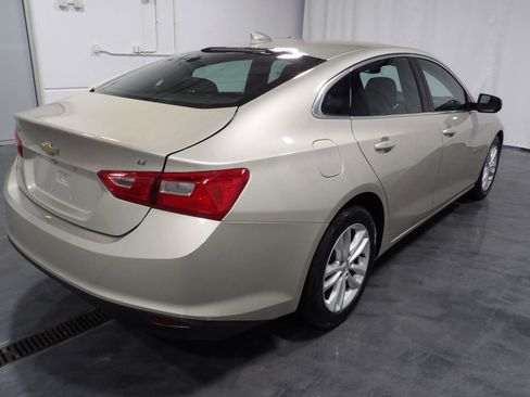Used 2016 Chevrolet Malibu LT FWD image 4