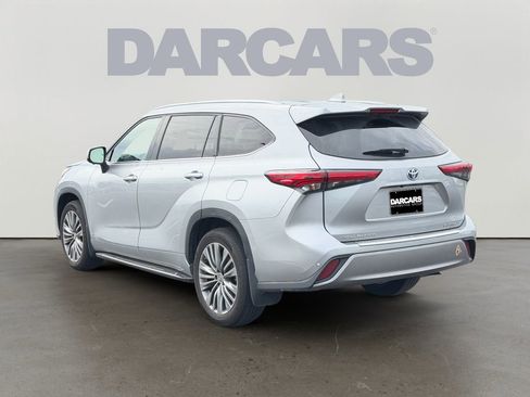 Used 2023 Toyota Highlander Platinum AWD/4WD image 5
