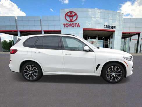 Used 2022 BMW X5 xDrive40i w/ M Sport Package AWD/4WD image 4