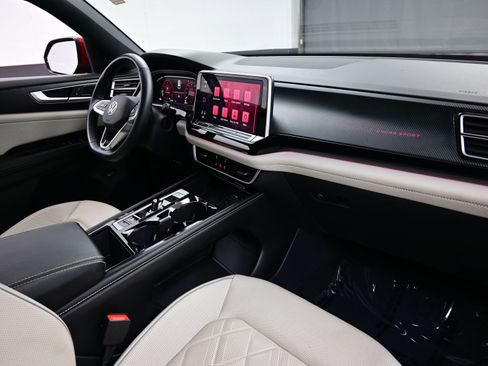 Used 2024 Volkswagen Atlas Cross Sport SEL Premium R-Line image 15