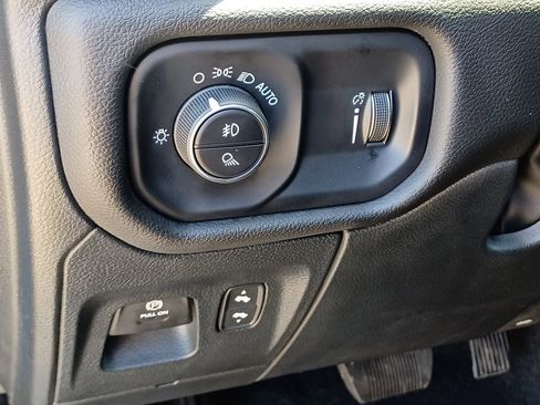 Used 2025 RAM 1500 Big Horn AWD/4WD image 12