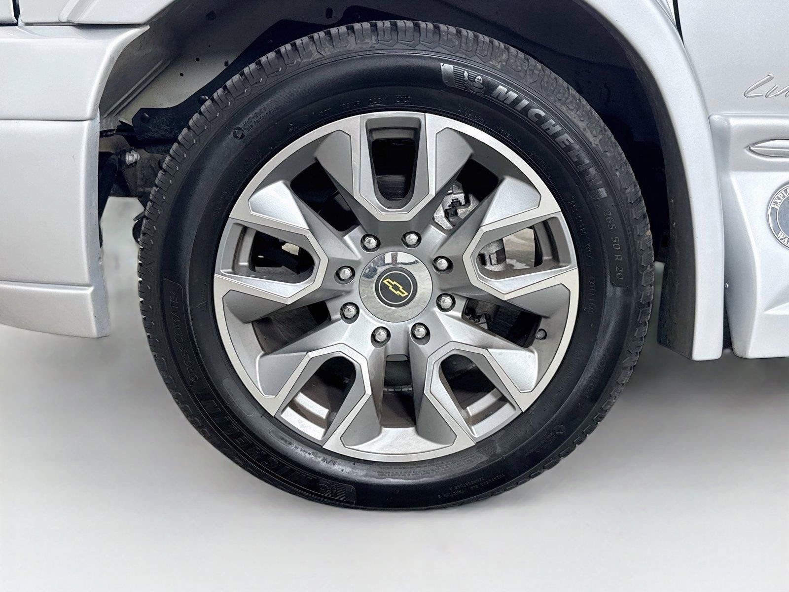 Used 2023 Chevrolet Express 2500 RWD image 21