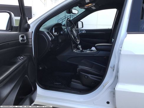 Used 2022 Jeep Grand Cherokee Laredo X AWD/4WD image 8